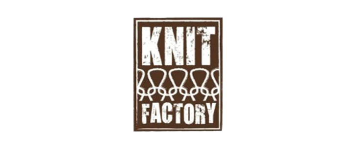 Logo knit factory in braun und weiß